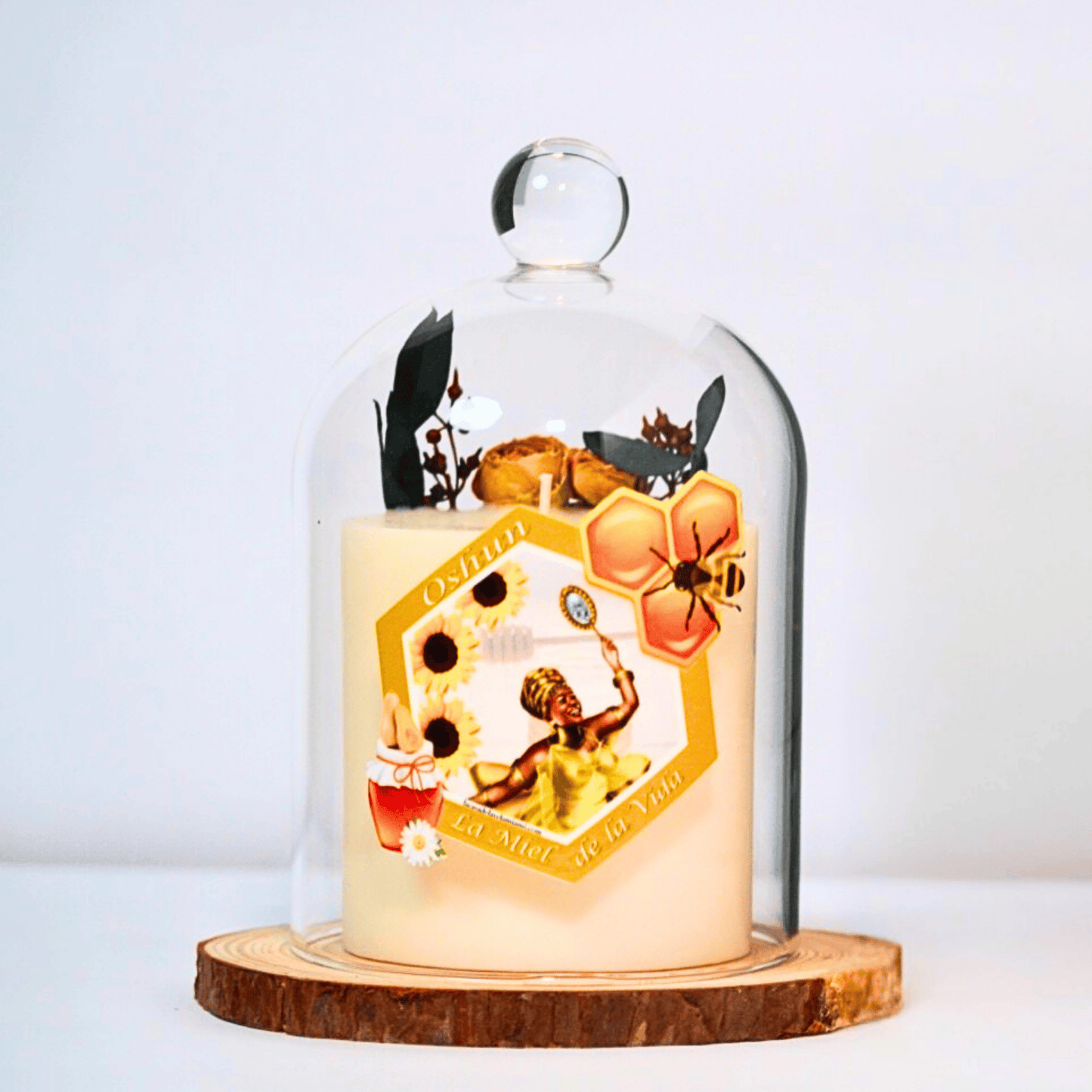 Vela Premium para Oshún de Santería y Orishas para Amor, Atracción y Dulzura Espiritual. Premium Oshun Candle for Santeria & Orishas for Love, Attraction & Spiritual Sweetness.