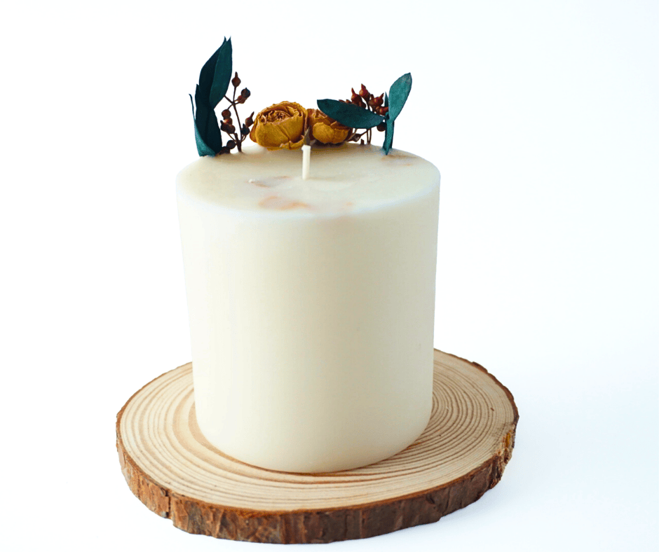 Vela Aromática Premium con Campana de Cristal y Base de Madera – Cera de Soja Decorativa / Premium Scented Candle with Glass Dome and Wooden Base – Decorative Soy Wax Candle